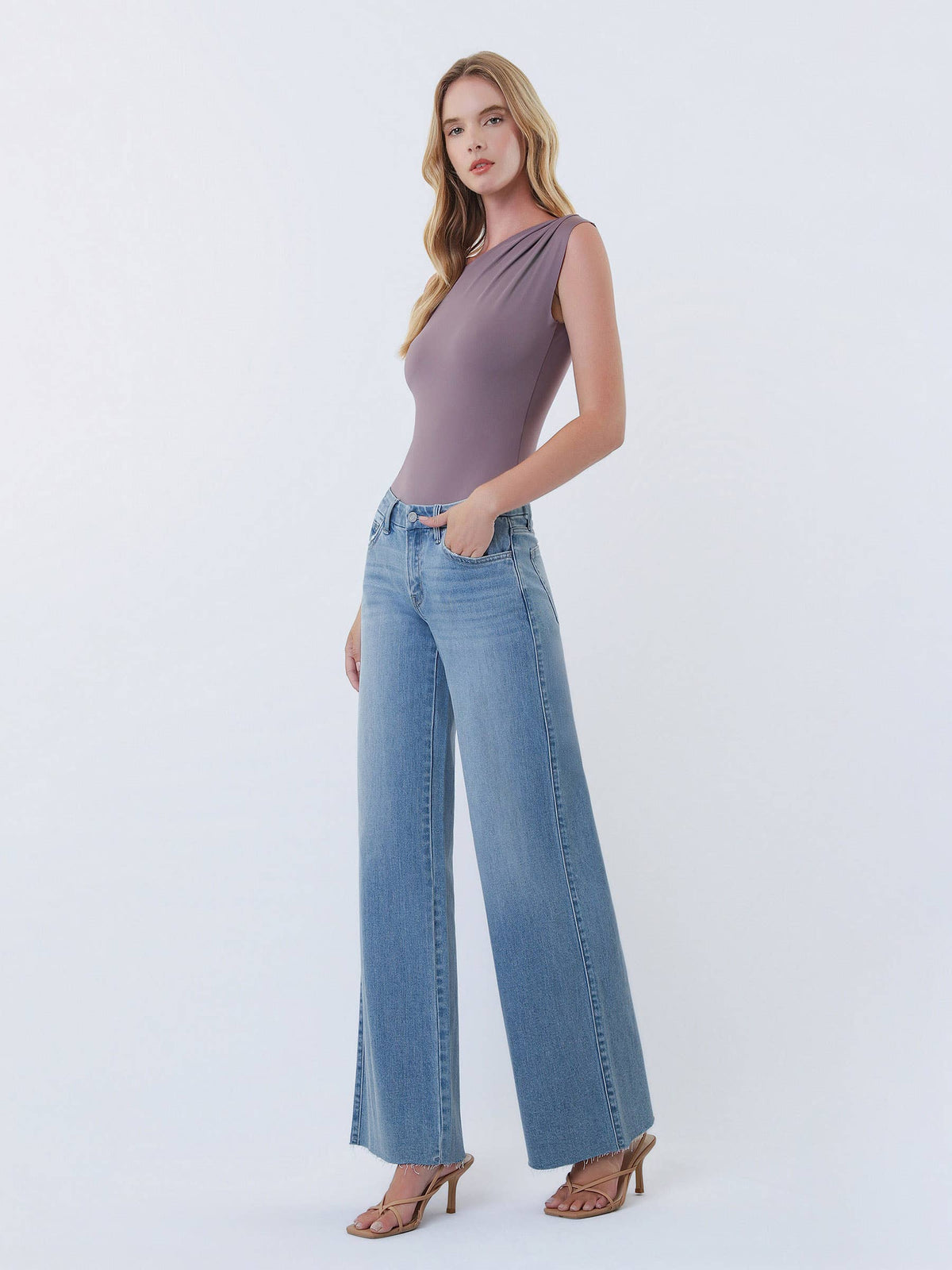 Vervet Wide Leg Jeans