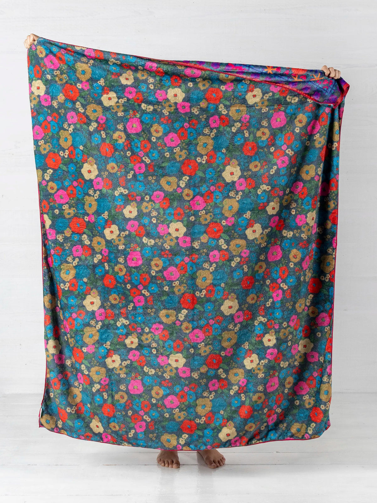Natural Life￼Double-Sided Cozy Throw Blanket - Pink Folk Flower
