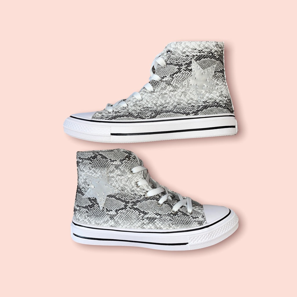 Sky sneaker