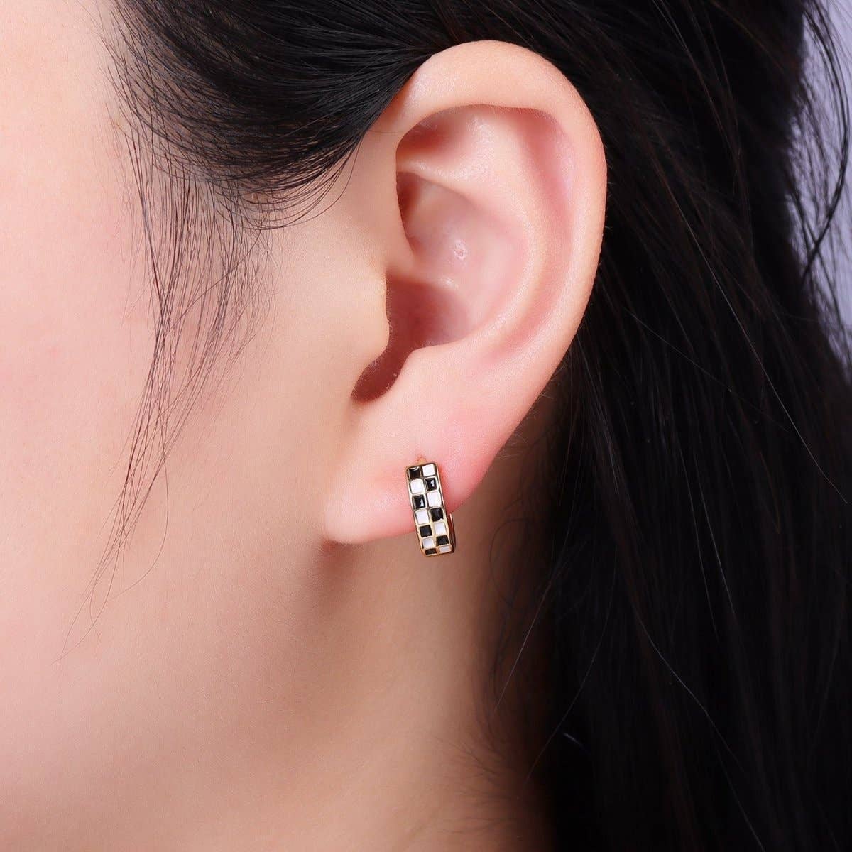 Checkered Enamel Huggie Cartilage Earrings