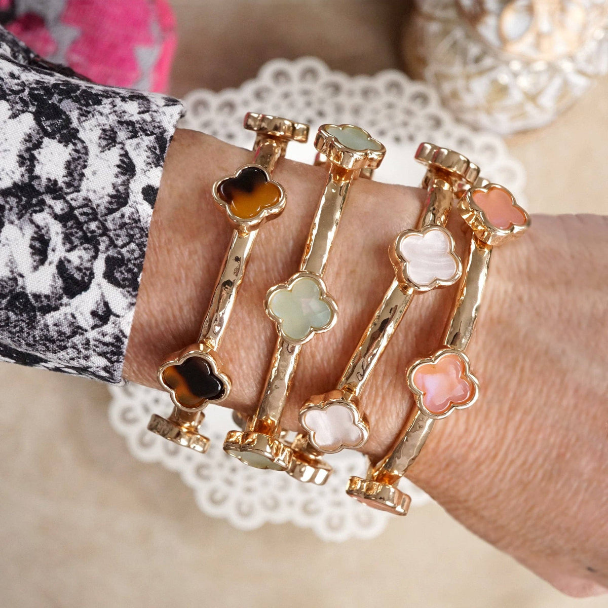 Clover Stretchy Bangle Bracelet – White