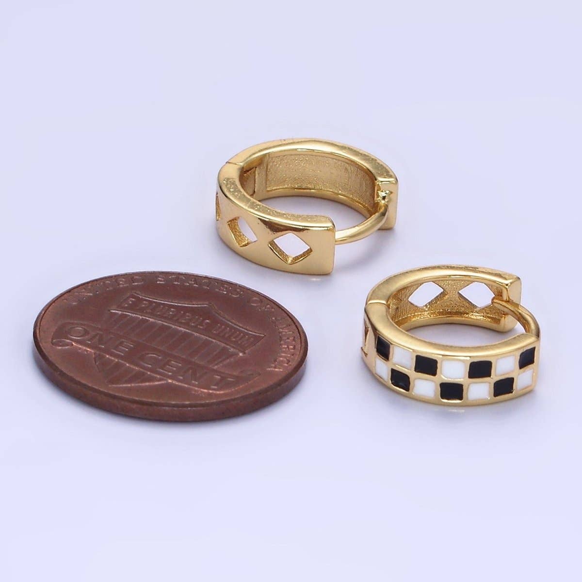 Checkered Enamel Huggie Cartilage Earrings